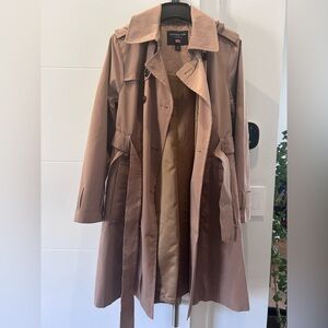 New Without Tags: London Fog Classic Beige Trench Coat with Belt and hoodie